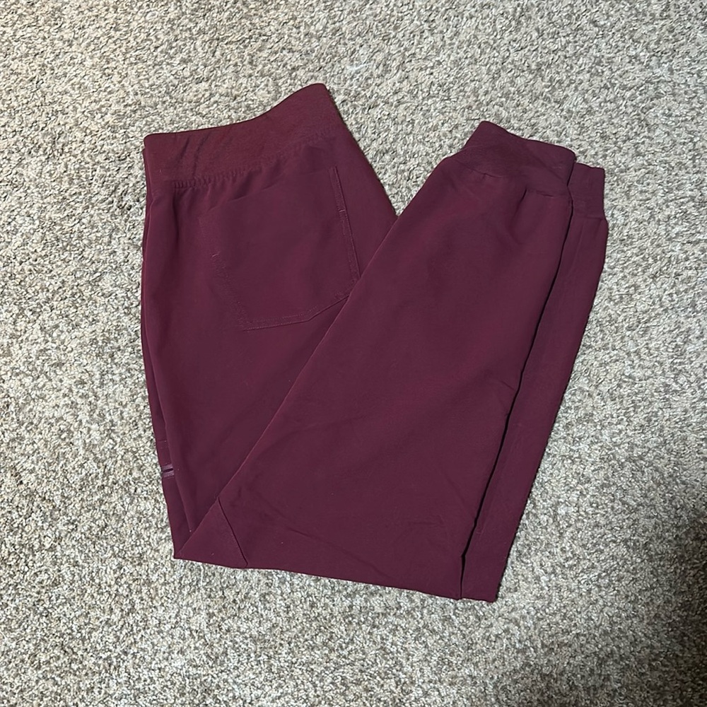 Burgundy Figs Zamora Scrub Bottoms